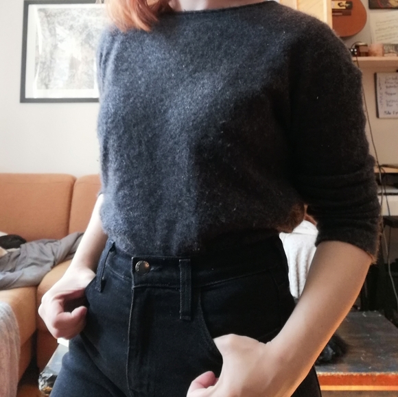 Elie Tahari cashmere sweater - Picture 2 of 3